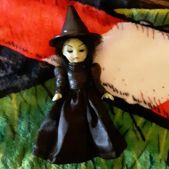 COPY - Wizard of Oz Madame Alexander McDonalds Wicked Witch West Pre-Owned - Picture 6 of 13